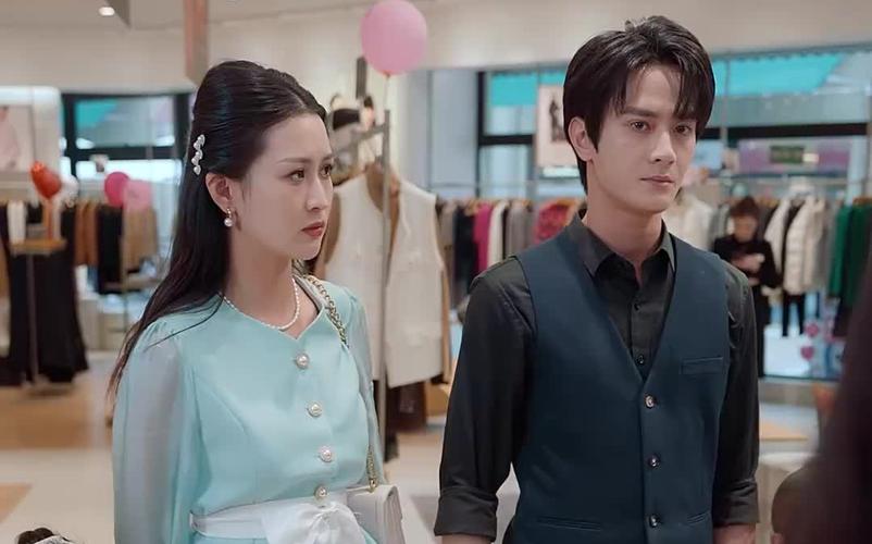 商总别装了夫人是隐藏大佬 合集版